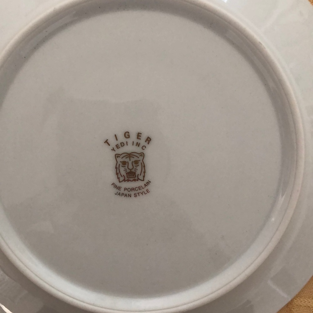 Serving plate - Picture 3 of 3